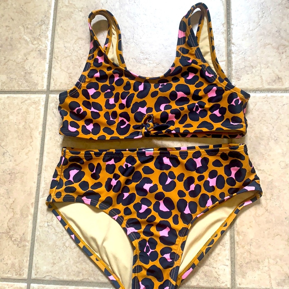 Old Navy two-piece swim suit leopard size large
